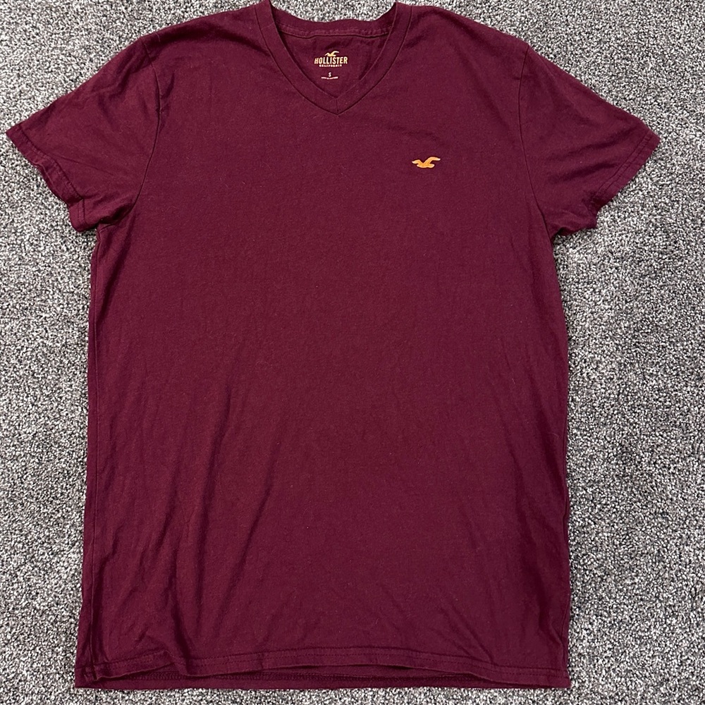 Like New Hollister California Mens Maroon V-Neck Short Sleeve, S